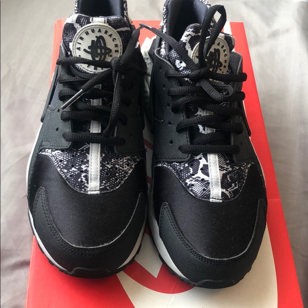 Nike Black Snake Print Huarache